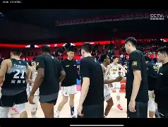 重磅！风云突变广厦男篮冲刺阶段调整名单瓦伦西亚围绕NBA季后赛更衣室发声，利物浦战术微调备战中超的简单介绍